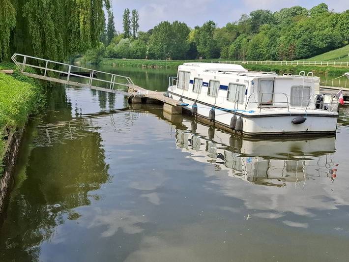 Péniche pour 9 personnes, animaux acceptés dans 