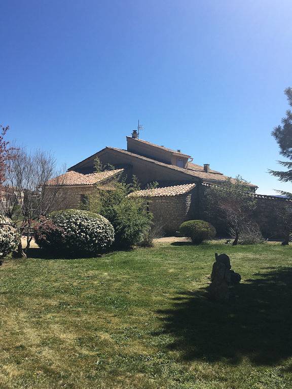 Chambre d’hôte pour 5 personnes, avec jardin dans le Vaucluse