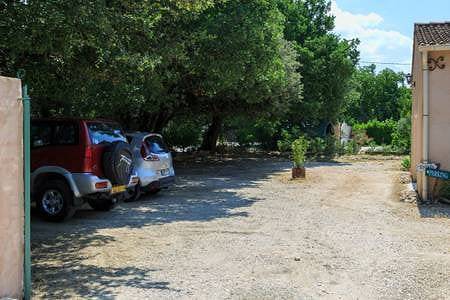 Chambre d’hôte pour 3 personnes, avec piscine et jardin, animaux acceptés dans le Vaucluse - 4