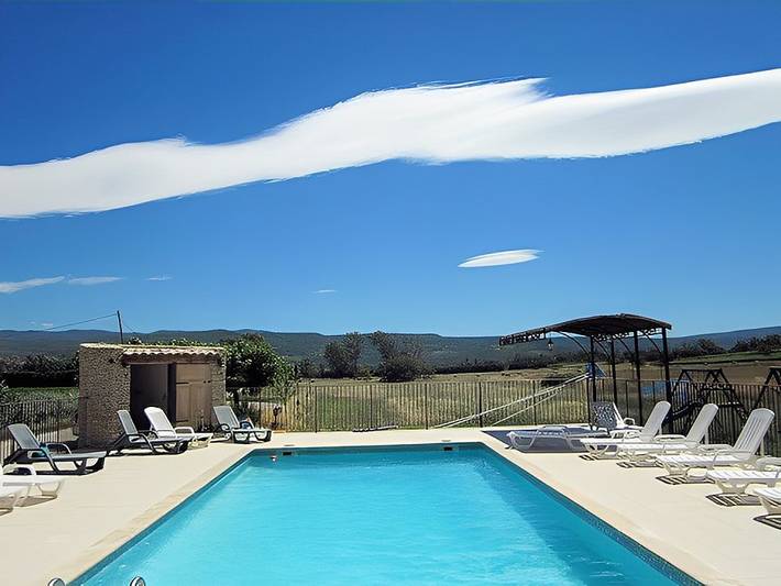 Chambre d’hôte pour 2 personnes, avec piscine et jardin dans le Vaucluse