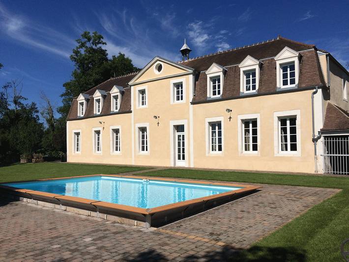 Château pour 14 personnes, avec terrasse et piscine ainsi que jacuzzi et jardin dans 