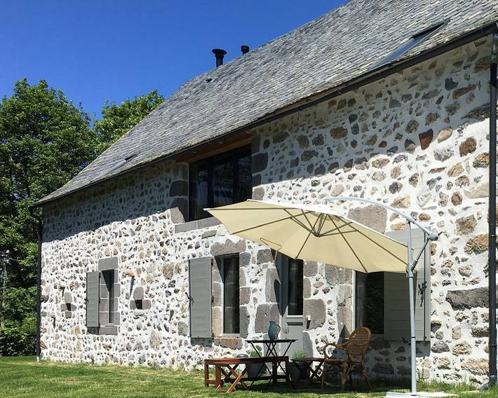 Chambre d’hôte pour 2 personnes, avec jardin dans le Cantal