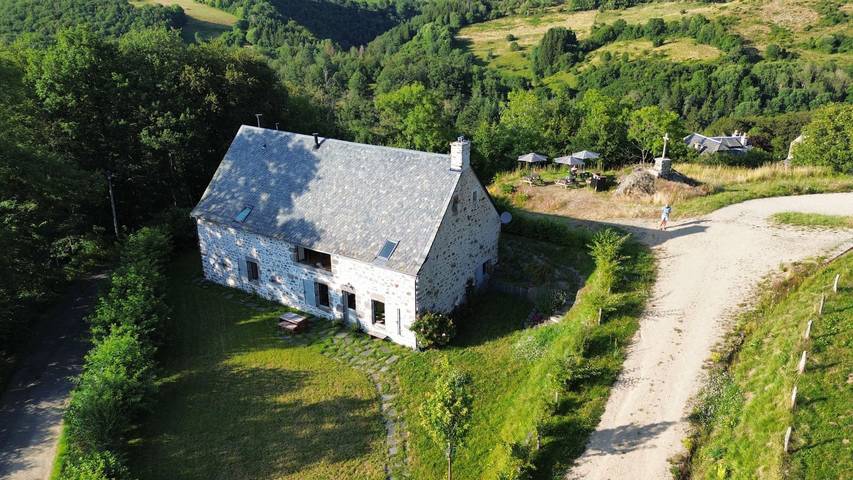 Chambre d’hôte pour 2 personnes, avec jardin dans le Cantal - 3