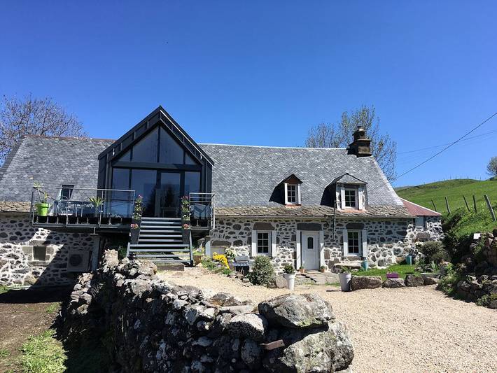 Chambre d’hôte pour 2 personnes, avec jardin et jacuzzi dans le Cantal