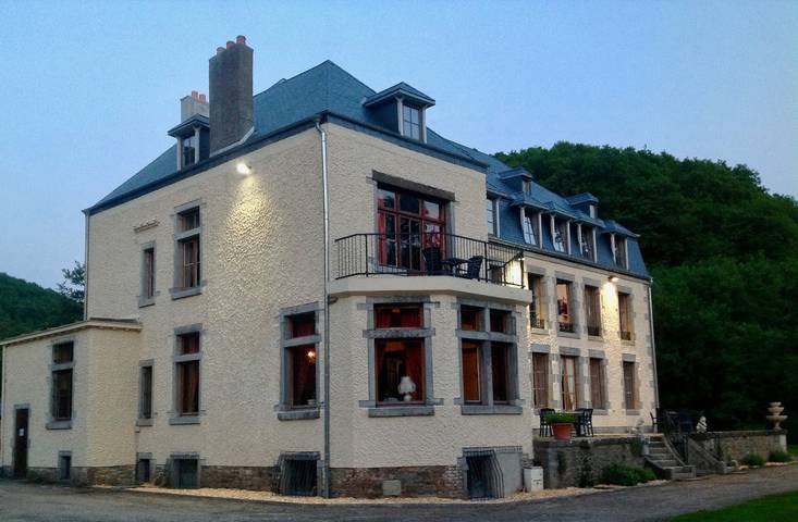 Château pour 20 personnes, avec vue et jardin dans 
