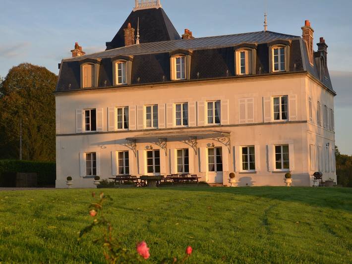 Château pour 23 personnes, avec jardin et terrasse, adapté aux familles dans 