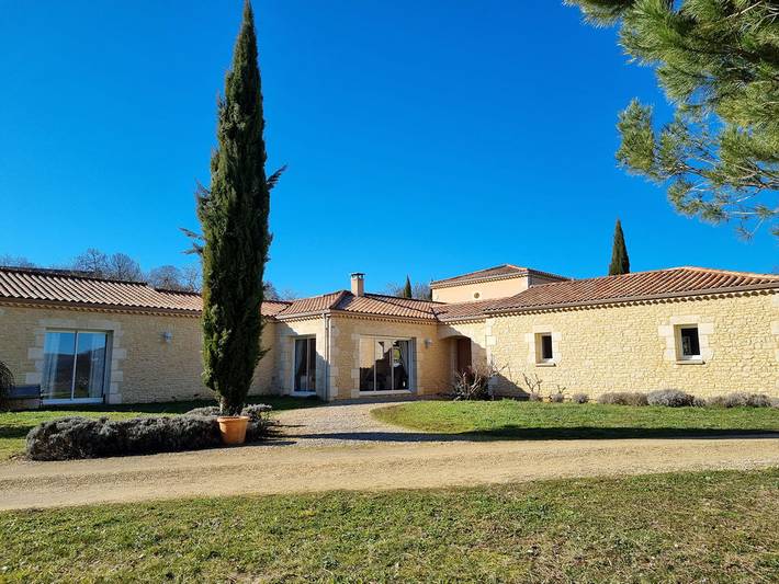 Chambre d’hôte pour 2 personnes, avec piscine et jardin en Dordogne