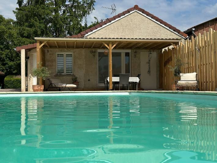 Chambre d’hôte pour 2 personnes, avec jardin et piscine dans le Jura - 2