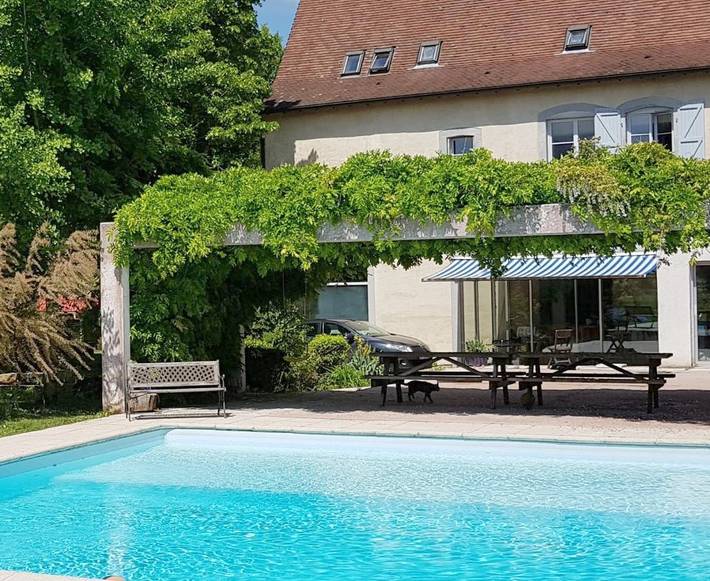 Chambre d’hôte pour 2 personnes, avec jardin dans le Jura