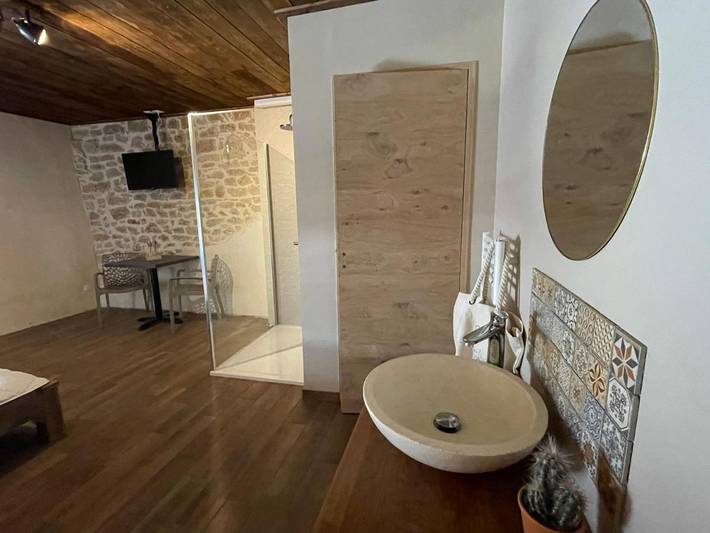 Chambre d’hôte pour 2 personnes, avec piscine et jardin ainsi que jacuzzi et sauna dans le Jura - 3