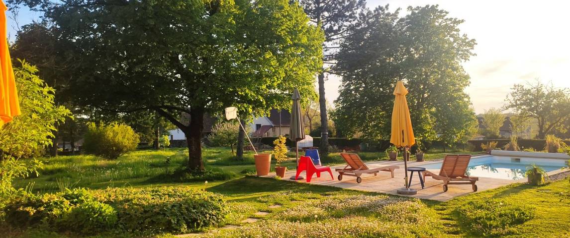 Chambre d’hôte pour 4 personnes, avec piscine et jardin dans le Jura
