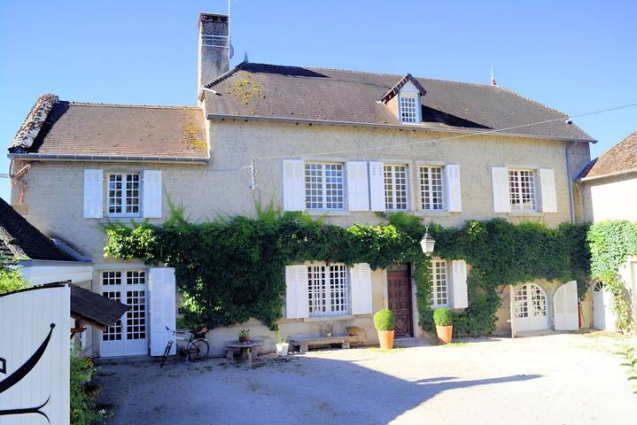 Chambre d’hôte pour 4 personnes, avec piscine et jardin dans le Jura - 3