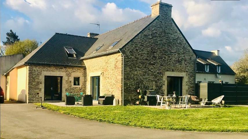 Chambre d’hôte pour 2 personnes, avec jacuzzi ainsi que jardin et piscine dans le Morbihan