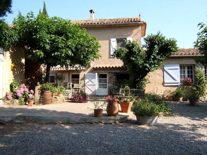 Chambre d’hôte pour 2 personnes, avec jardin et piscine dans le Var