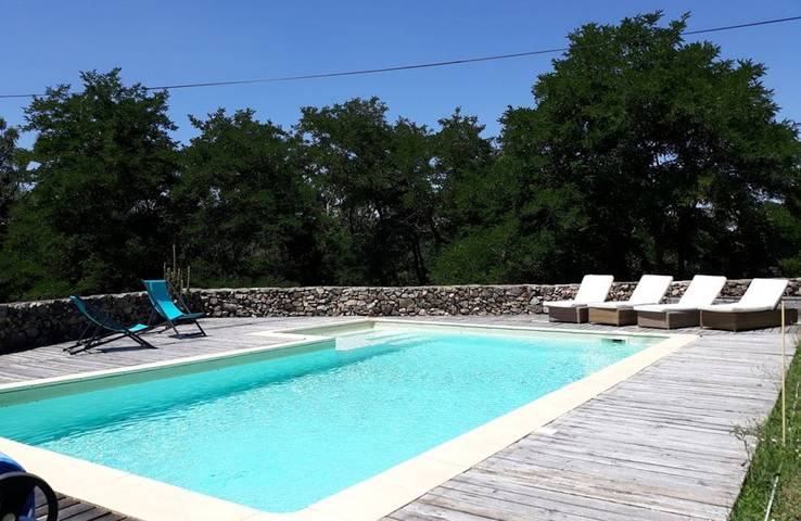 Chambre d’hôte pour 6 personnes, avec piscine et jardin dans 