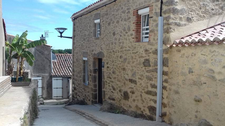 Gîte pour 4 personnes, avec terrasse dans 