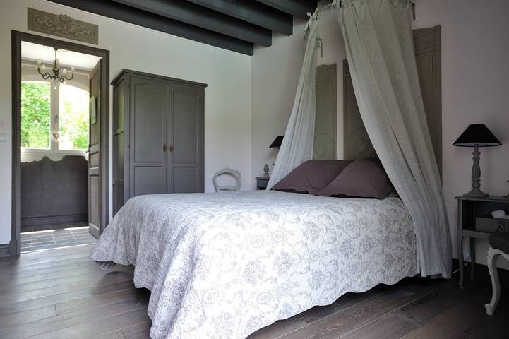 Chambre d’hôte pour 2 personnes, avec jardin et piscine dans Seine-et-Marne