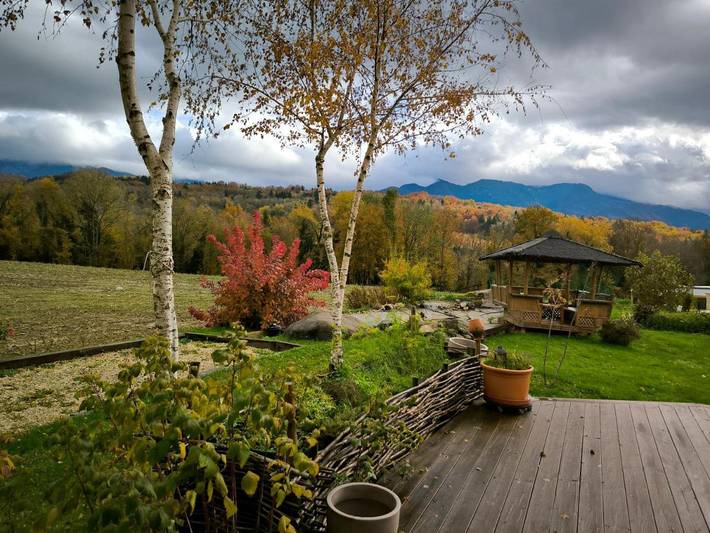 Chambre d’hôte pour 3 personnes, avec vue ainsi que jardin et piscine, animaux acceptés en Haute-Savoie