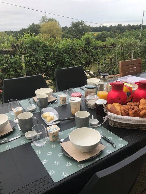Chambre d’hôte pour 4 personnes, avec jardin et piscine ainsi que jacuzzi et terrasse, animaux acceptés en Vendée - 3