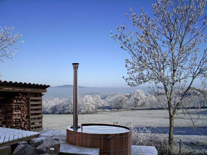 Chambre d’hôte pour 2 personnes, avec sauna et piscine ainsi que jardin et jacuzzi dans la Loire