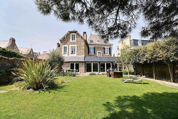 Chambre d’hôte pour 5 personnes, avec jardin à Saint-Malo