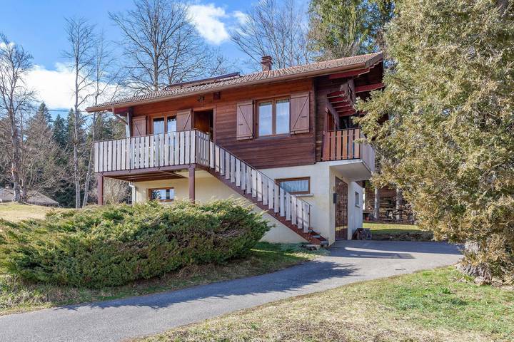 Chalet pour 4 personnes, avec balcon et jardin dans 