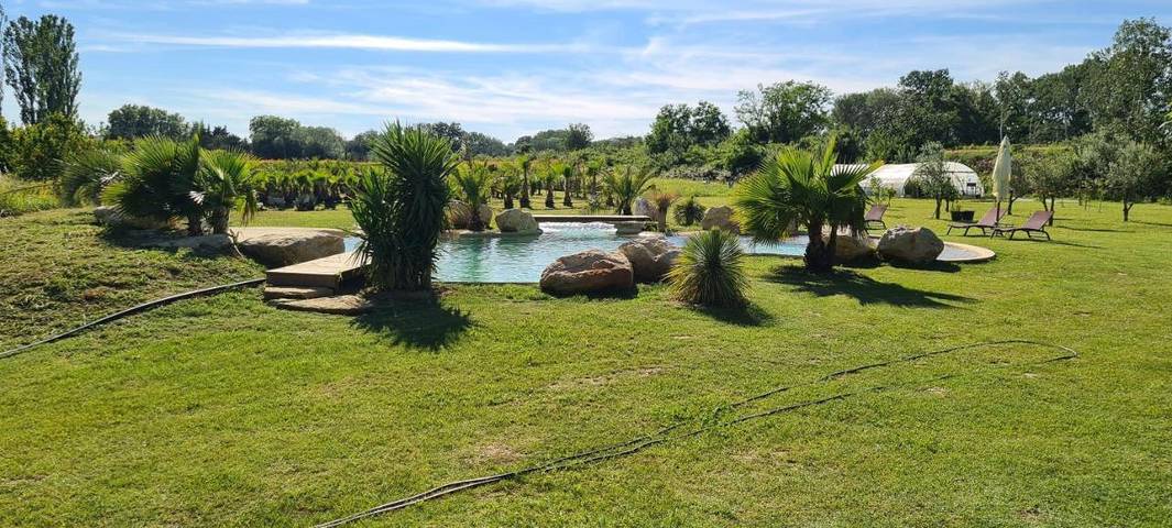 Chambre d’hôte pour 2 personnes, avec sauna et piscine ainsi que vue et jardin dans 