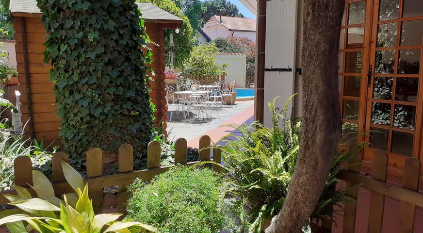 Chambre d’hôte pour 2 personnes, avec piscine et jardin dans 