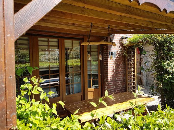 Chambre d’hôte pour 2 personnes, avec jardin ainsi que piscine et jacuzzi dans 