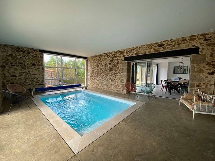 Gîte pour 12 personnes, avec terrasse et jardin dans