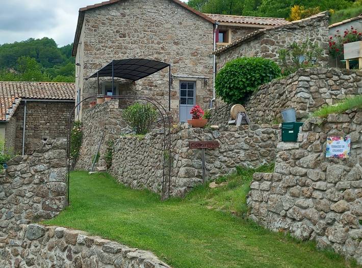 Chambre d’hôte pour 2 personnes, avec jardin en Ardèche - 2
