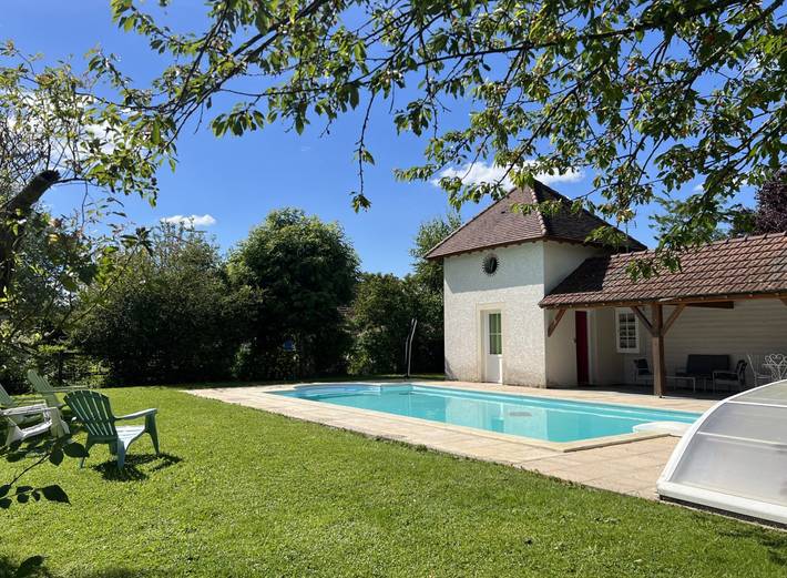 Chambre d’hôte pour 5 personnes, avec jardin et piscine dans le Jura