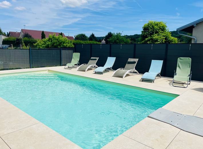 Chambre d’hôte pour 2 personnes, avec piscine ainsi que jardin et jacuzzi dans le Jura - 2