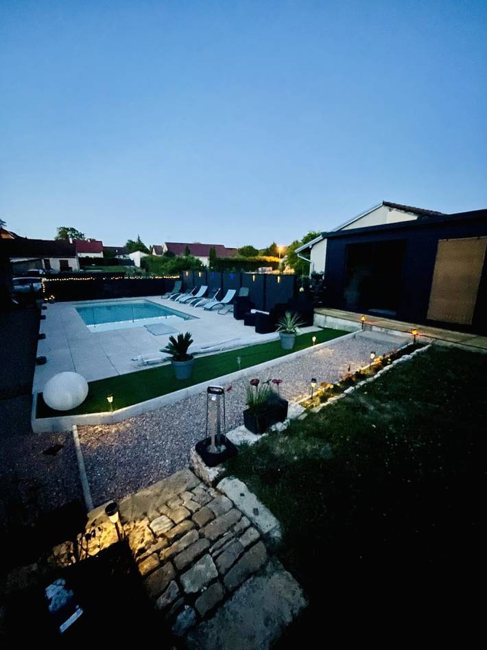 Chambre d’hôte pour 2 personnes, avec piscine ainsi que jardin et jacuzzi dans le Jura - 3