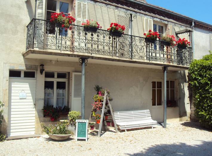 Chambre d’hôte pour 2 personnes, avec piscine et jardin dans le Jura