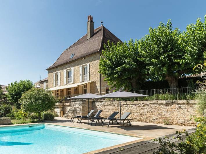 Chambre d’hôte pour 4 personnes, avec jardin et piscine dans le Jura