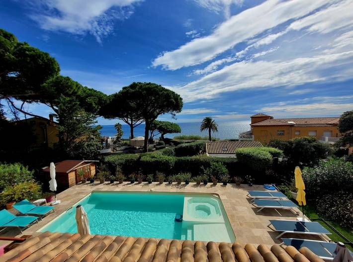 Chambre d’hôte pour 2 personnes, avec jardin et piscine dans le Var