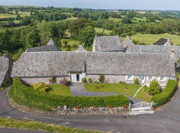 Chambre d’hôte pour 2 personnes, avec jardin dans l' Aveyron