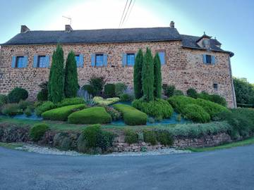 Chambre d’hôte pour 2 personnes, avec jardin dans l' Aveyron