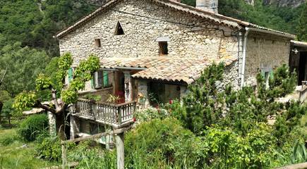 Chambre d’hôte pour 2 personnes, avec jardin dans la Drôme