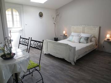 Chambre d’hôte pour 2 personnes, avec jardin, animaux acceptés dans la Drôme