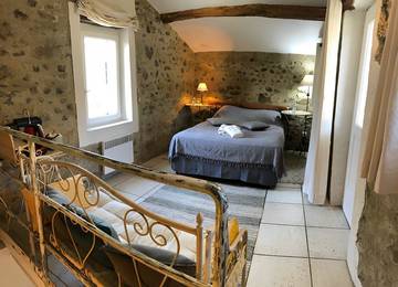 Chambre d’hôte pour 2 personnes, avec piscine et jardin dans la Drôme