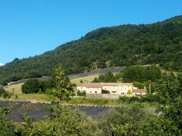 Chambre d’hôte pour 2 personnes, avec jardin et piscine, animaux acceptés dans la Drôme