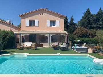 Chambre d’hôte pour 2 personnes, avec piscine ainsi que jardin et jacuzzi dans le Var