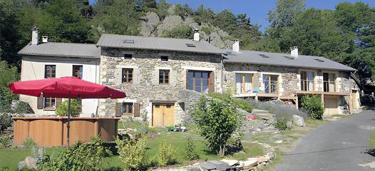 Chambre d’hôte pour 3 personnes, avec jacuzzi ainsi que jardin et piscine en Haute-Loire