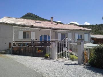 Chambre d’hôte pour 3 personnes, avec jardin et piscine dans les Alpes-de-Haute-Provence