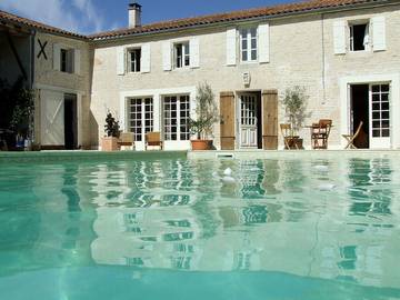Chambre d’hôte pour 2 personnes, avec jardin et piscine en Charente-Maritime