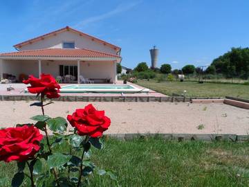 Chambre d’hôte pour 4 personnes, avec piscine et terrasse dans la Loire