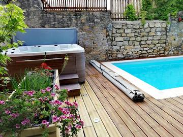 Chambre d’hôte pour 4 personnes, avec jacuzzi et piscine dans l' Aude