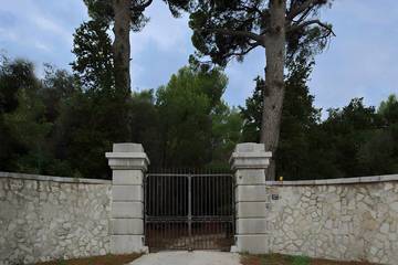 Chambre d’hôte pour 3 personnes, avec piscine et jardin à Marseille